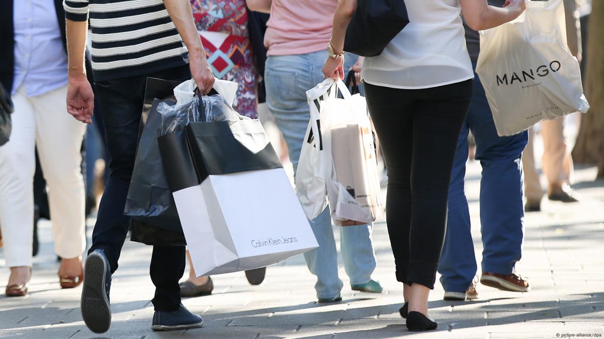 German Consumer Confidence Drops – DW – 08/21/2015