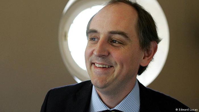 Едвард Лукас