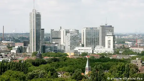 Deutschland Megacity Ruhrgebiet Essen Skyline (picture-alliance/ dpa)