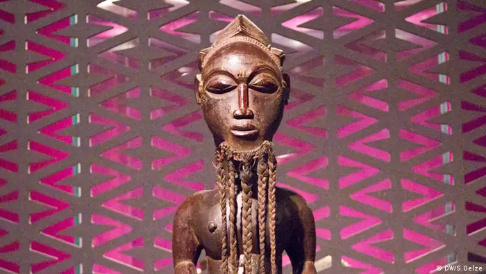 Bildergalerie Afrikanische Meister Kunst der Elfenbeinküste in der Bundeskunsthalle