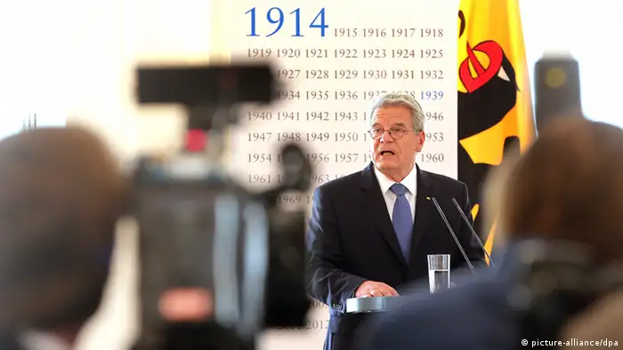 Bundespräsident Joachim Gauck nimmt im Schloss Bellevue an einer Veranstaltung vor dem 100. Jahrestag des Attentats von Sarajewo teil