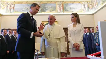 Papst Franziskus mit König Felipe und Letizia 30.06.2014