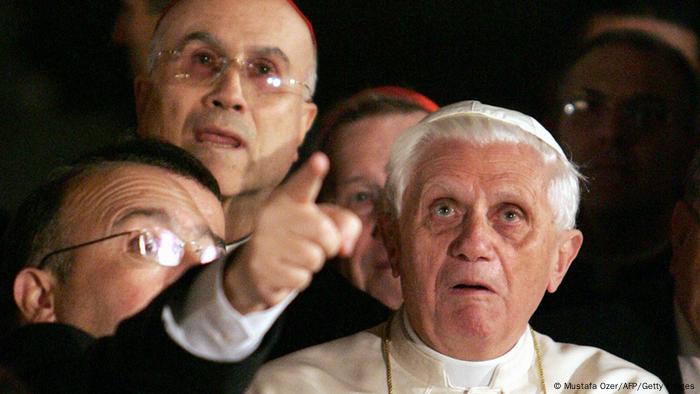Papst Benedikt XVI. besucht die Hagia Sophia - Foto: PATRICK HERTZOG/AFP/Getty Images
