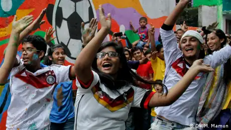 Fußballeuphorie in Dhaka (Bildergalerie)