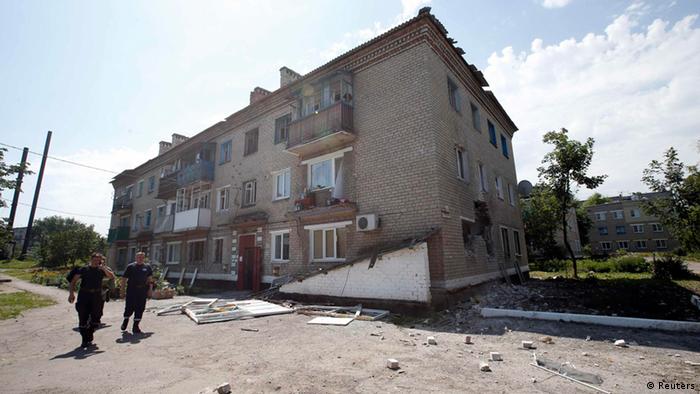 Руйнування у Мар'їнці, яка межує з Донецьком, фото 12 липня