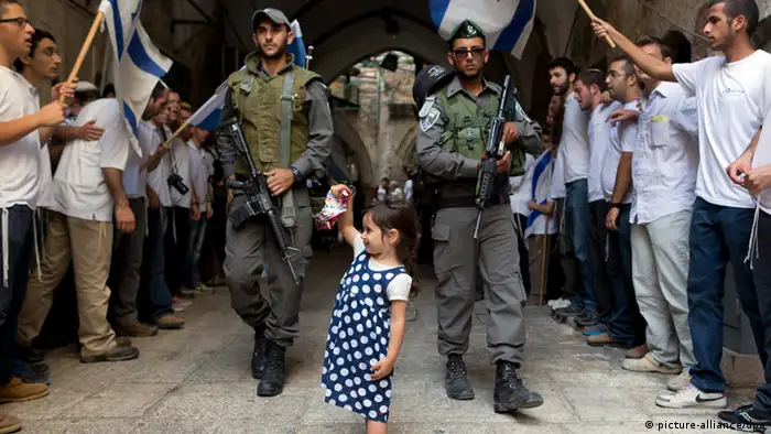 Golanhöhen Grenzpolizei und Mädchen ARCHIV Mai 2014