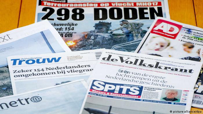 Заголовки нідерландських газет після про катастрофи літака МН17