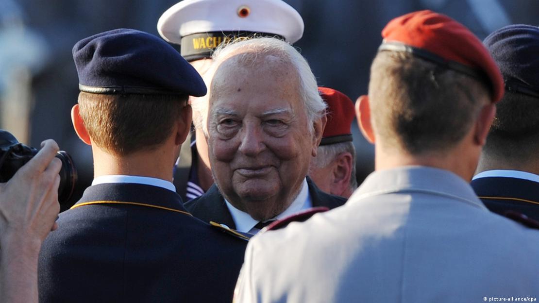 20.jula 2010. je bivši zavjerenik protiv Hitlera Ewald von Kleist učestvovao na svečanosti polaganju zakletve regruta Bundeswehra