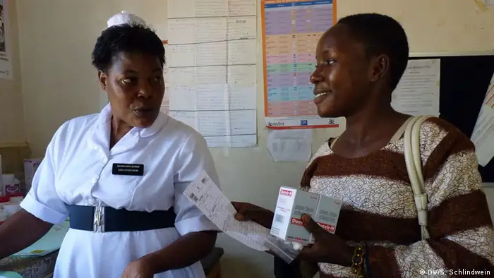 Aids Medikamente werden in Uganda kostenlos verteilt