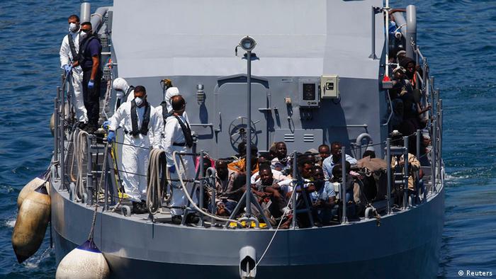 Африканські біженці на мальтійському патрульному човні