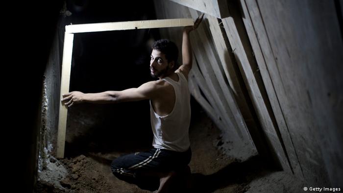 Mann beim Tunnelbau (Foto: Getty Images)