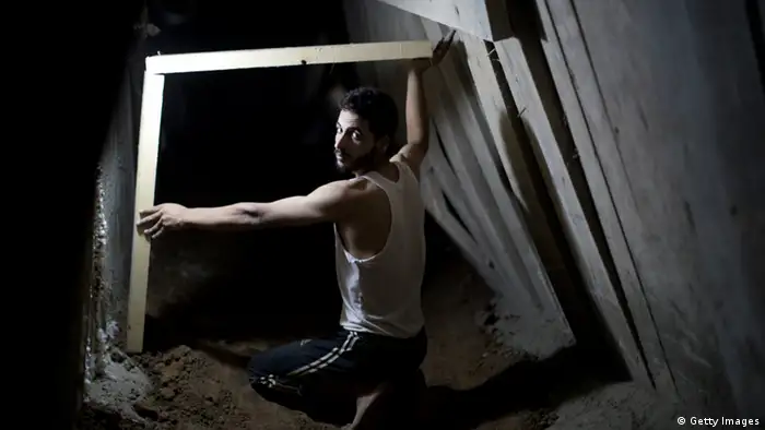 Mann beim Tunnelbau (Foto: Getty Images)