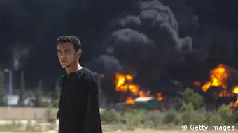 Gaza - einziges Kraftwerk brennt