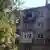 Один із житлових будинків Донецька, пошкоджений обстрілами