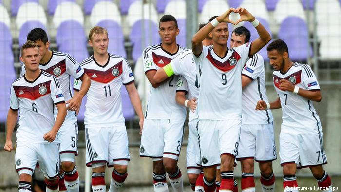 Germany S U World Cup Team Ready To Go In New Zealand Sports German Football And Major International Sports News Dw 28 05 15