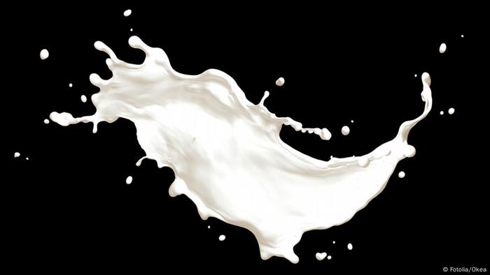 Asi yang terbentuk pertama kali dari kelenjar susu ibu dinamakan