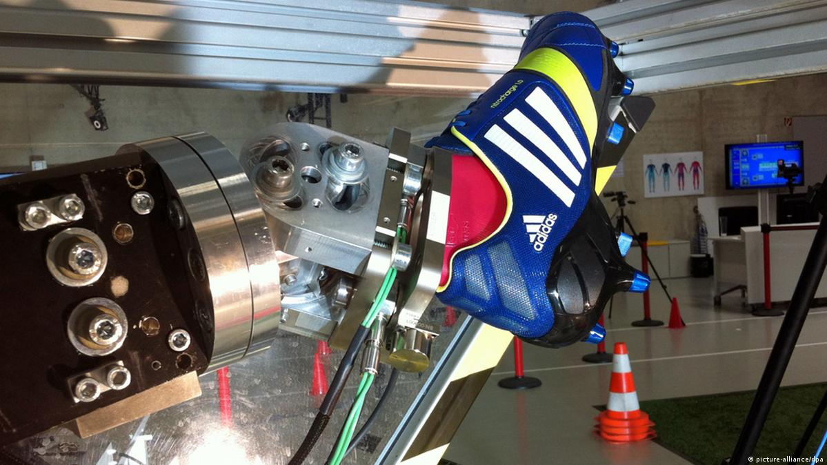 Adidas to sell robot-made shoes – DW – 05/24/2016