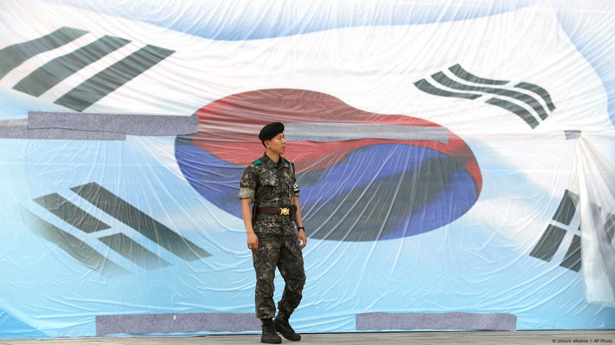 South Korean spy agencies 'politicized' – DW – 08/06/2014