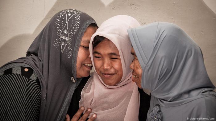 Tsunami family reunited after 10 years now looking for son | News | DW | 08.08.2014