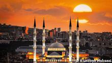 Title: Kocatepe-Moschee Bildbeschreibung: Die Kocatepe-Moschee ist die größte Moschee der türkischen Hauptstadt Ankara. Sie befindet sich im Quartier Kocatepe, südlich der Altstadt. Stichwörter: Kianoosh Mohseni, UGC, Ankara, Türkei, Moschee, Kocatepe-Moschee Quelle: Kianoosh Mohseni Lizenz: Frei