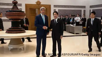 John Kerry und Fumio Kishida ASEAN