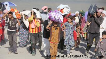 Flüchtende Jeziden im Nordirak, 13.8. 2014 (Foto: AFP ( Getty Images)