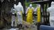 Ebola-Helfer in Schutzanzügen in den Straßen von Monrovia (Foto: Reuters) Ebola-Helfer in Schutzanzügen in den Straßen von Monrovia (Foto: Reuters)