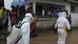 Ebola-Helfer in Monrovia (Foto: Reuters) Ebola-Helfer in Monrovia (Foto: Reuters)