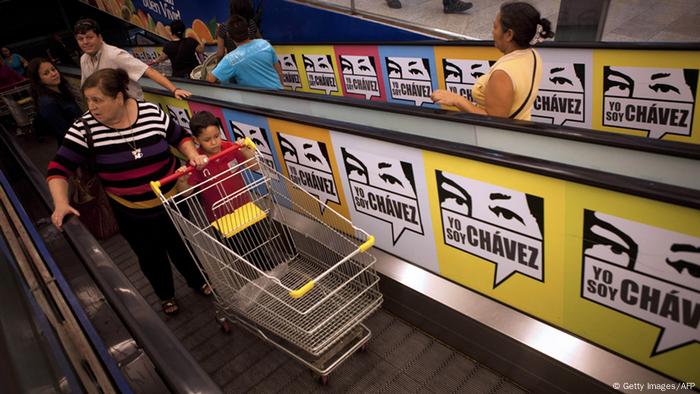 Venezuela Lebensmittel Rationierung Kunden Supermarkt ARCHIVBILD 2013