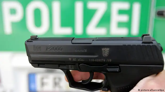 Deutschland Polizist Dienstwaffe Archiv 2007