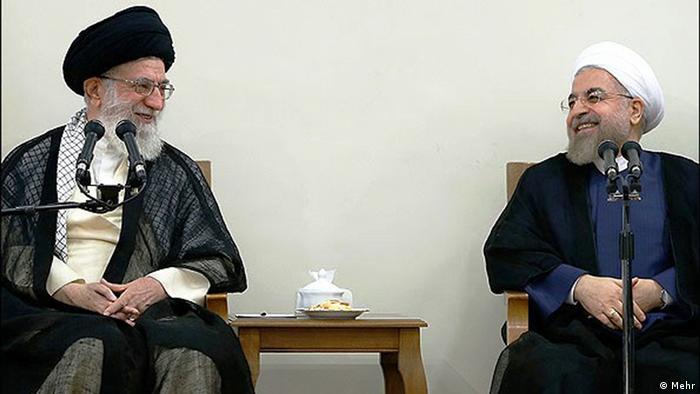 علی خامنه‌ای، رهبر جمهوری اسلامی و حسن روحانی، رئیس جمهور