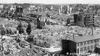 Avant Dresde, les Alliés avaient bombardé Hambourg en 1943. Avec un bilan humain plus élevé.