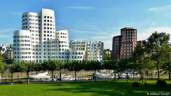 Deutschland Düsseldorf Stadtansicht Der Neue Zollhof (Shahriar Sedighi)