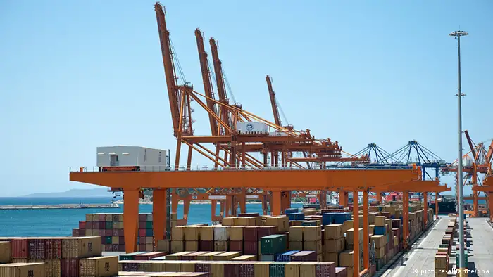 Griechenland Hafen von Piräus Containerhafen