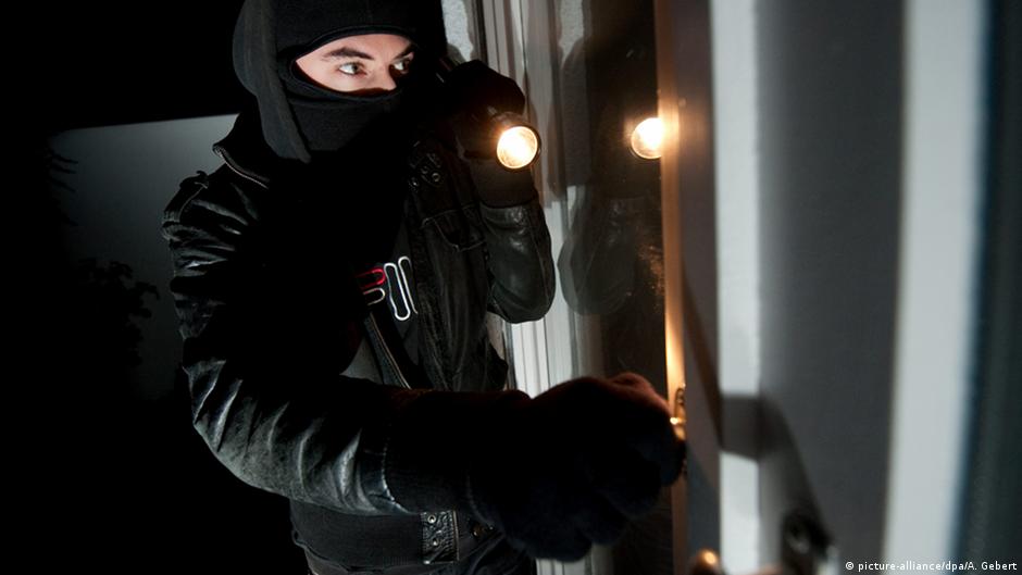 A rare case of vigilante justice – DW – 06/11/2015