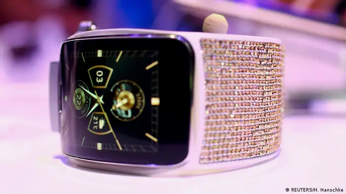 IFA 2014 Samsung Gear S Smartwatch