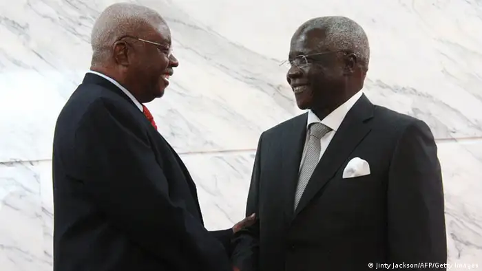 Unterzeichnung Friedensabkommen in Mosambik Armando Guebuza und Afonso Dlakhama (Jinty Jackson/AFP/Getty Images)