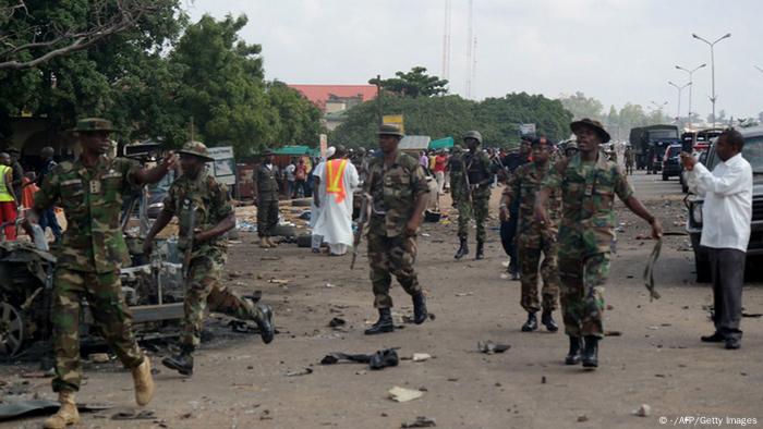 Amnesty International: Nigerias Armee für Massaker an Muslimen verantwortlich | DW Deutsch Lernen
