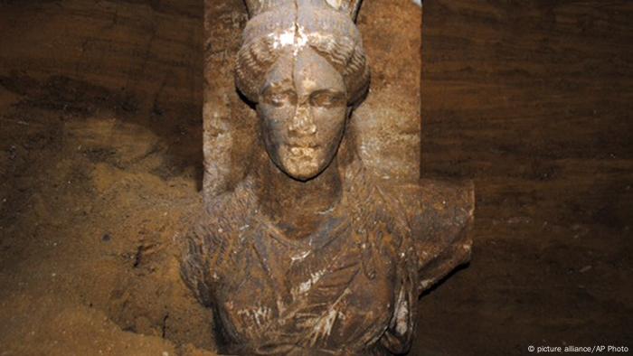 Griechenland Ausgrabung Grab Amphipolis Gruft 