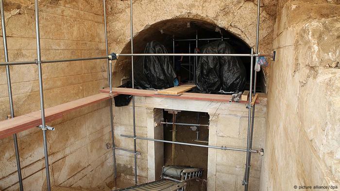 Griechenland Ausgrabung Grab Amphipolis Gruft 