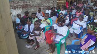 Schulunterricht in Cabinda, Angola