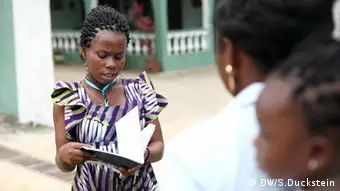 DW Akademie's workshop radio journalism at Ghana Community Radio Network (photo: DW Akademie/Stefanie Duckstein).
