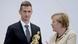 Merkel Klose erhält "Goldene Victoria" von Angela Merkel (Foto: dpa) Merkel Klose erhält "Goldene Victoria" von Angela Merkel (Foto: dpa)