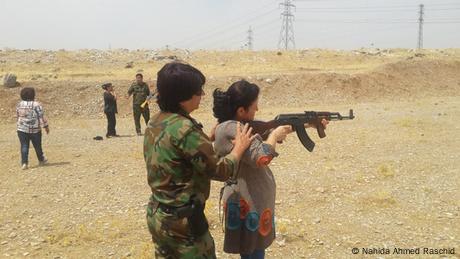 Kurdische Peschmerga-Frauen kämpfen gegen die IS (Bildergalerie)