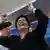 Премьер-министр федеральной земли Тюрингия Кристине Либеркнехт празднует победу своей партии