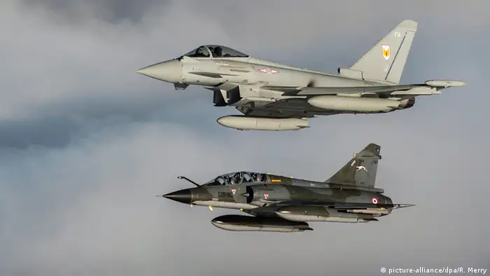 Britisches und französisches Kampfflugzeug