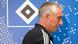 Mirko Slomka, Trainer des Hambuger SV, geht an HSV-Logo vorbei (Foto: dpa) Mirko Slomka, Trainer des Hambuger SV, geht an HSV-Logo vorbei (Foto: dpa)