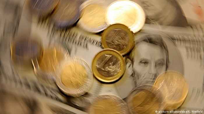 Coronavirus Record Stimulus Halt Us Dollar S Show Of Strength Business Economy And Finance News From A German Perspective Dw 02 09 2020