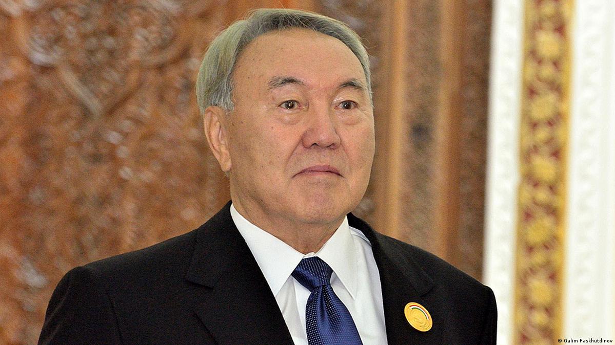 纳扎尔巴耶夫蝉联总统