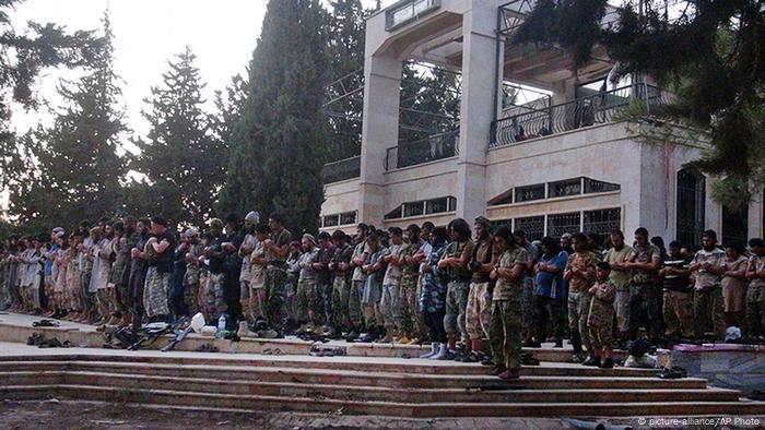 IS-Kämpfer in Rakka (Syrien) - Foto: AP